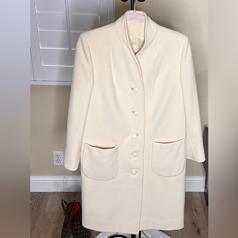 Vintage Mayfair winter white ivory cream coat wool maybe mohair coat ILGWU UNION